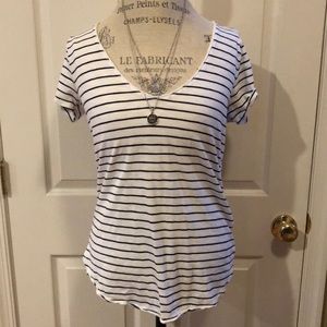 Abercrombie v-neck tee